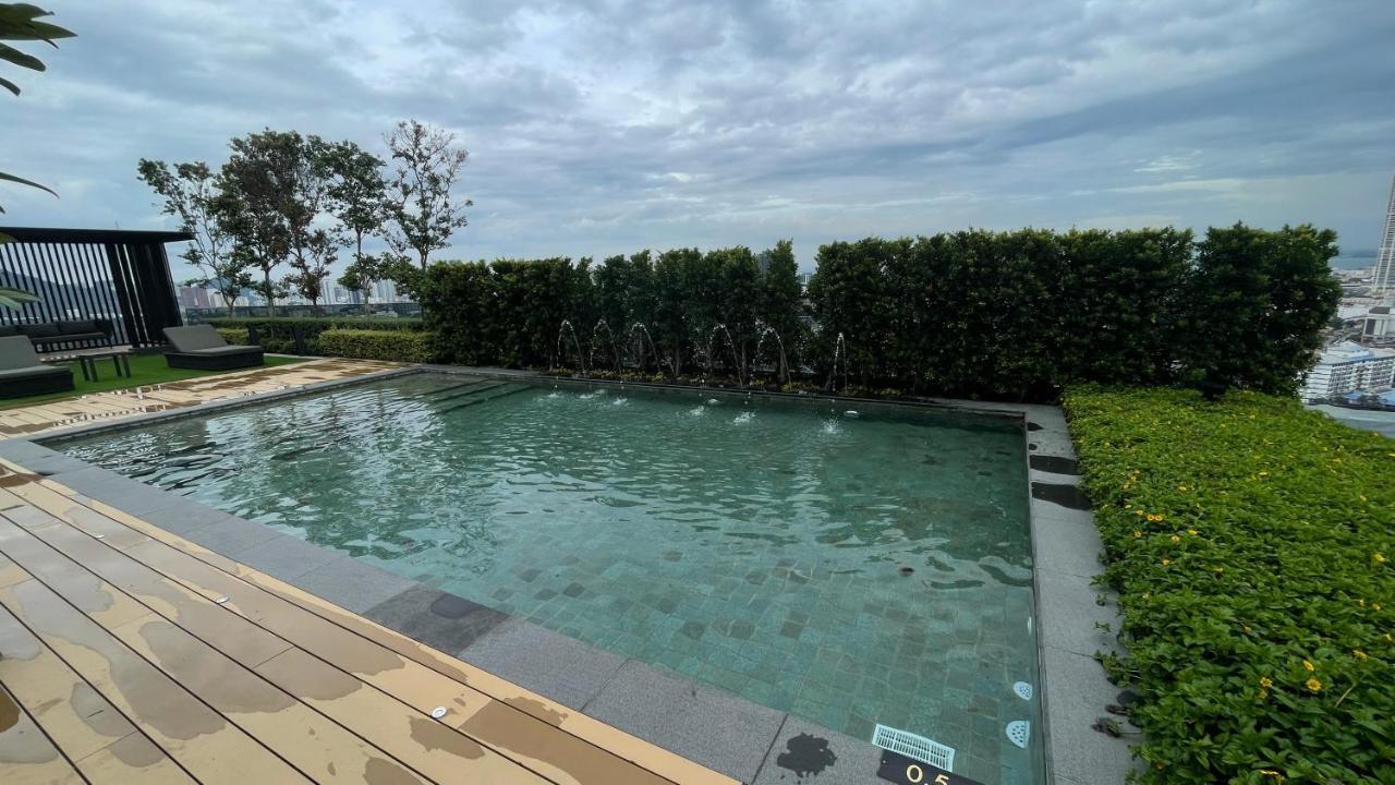 Beacon Executive Suites #RoofTopPool #LuxurySuites George Town Exterior foto