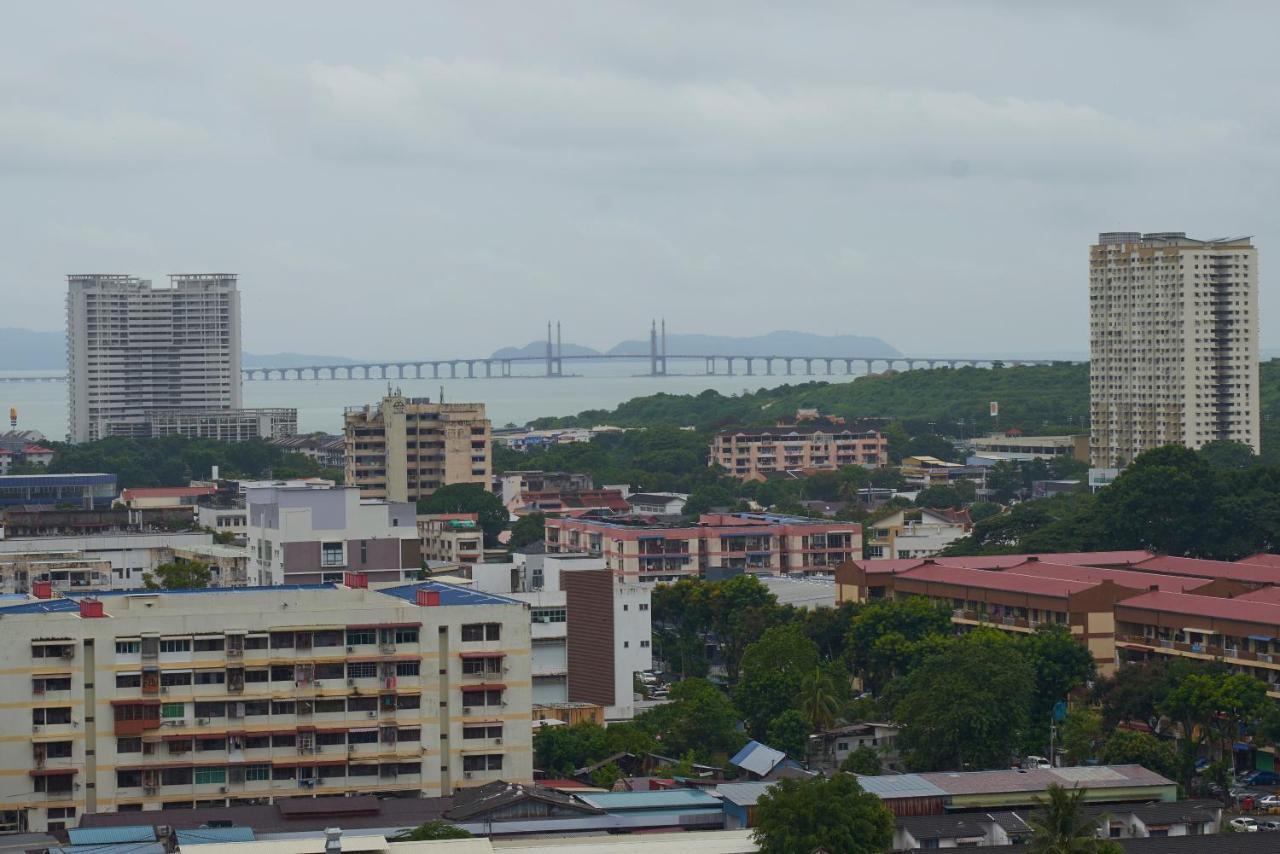 Beacon Executive Suites #RoofTopPool #LuxurySuites George Town Exterior foto